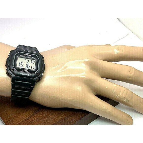 Casio Men's Watch F108WH-1A Illuminator Quartz Digital Black Resin Sport 3224 - Picture 5 of 13